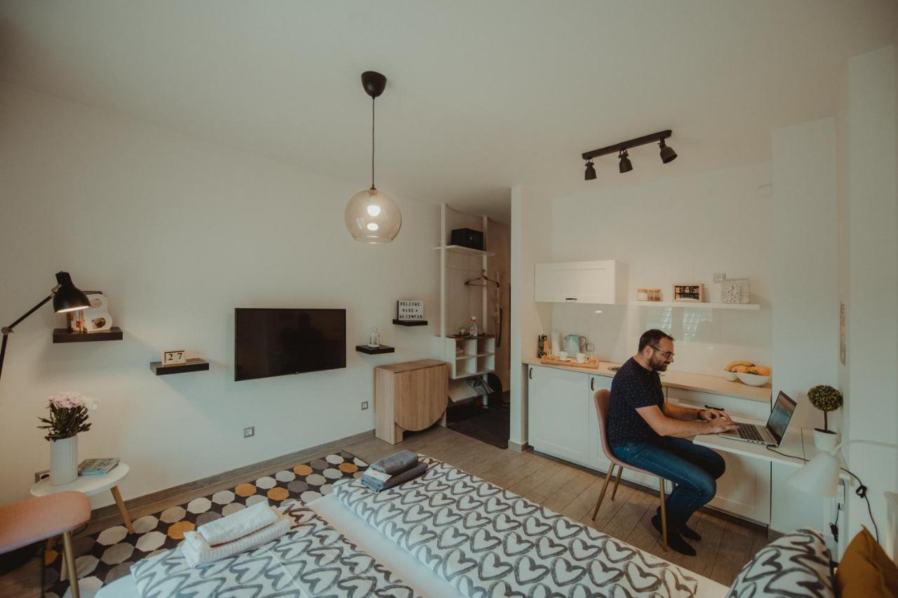 Studio Apartman Centar Ðakovo Exterior foto