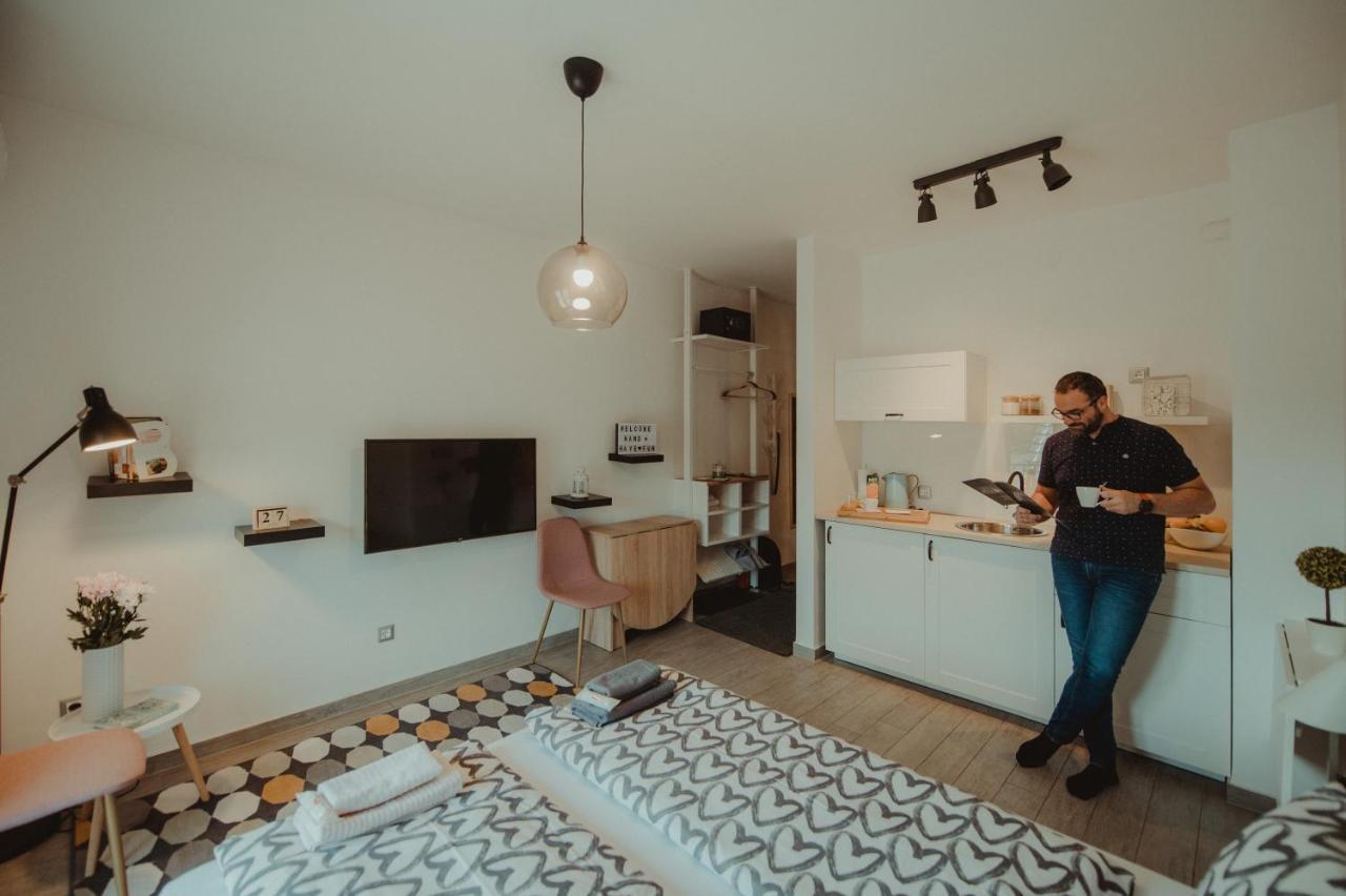 Studio Apartman Centar Ðakovo Exterior foto
